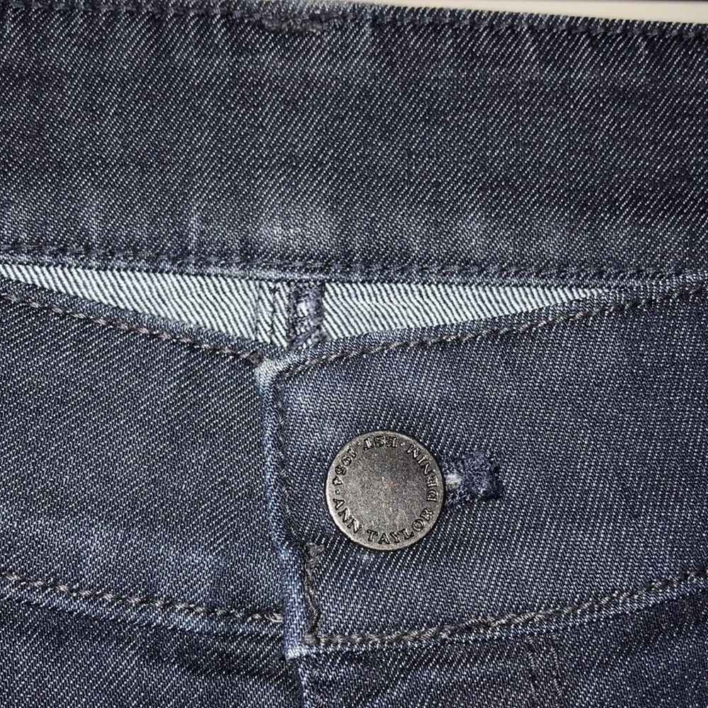 Ann Taylor curvy fit jeans - Picture 4 of 8